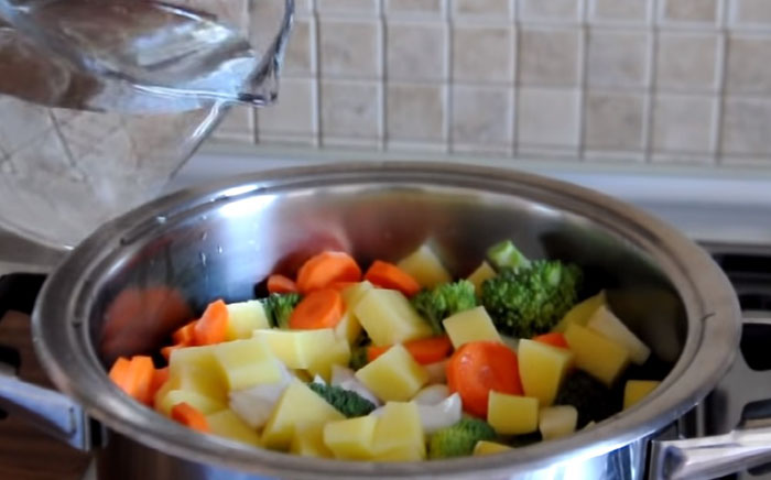 Kremalı Brokoli Çorbası Nasıl Yapılır